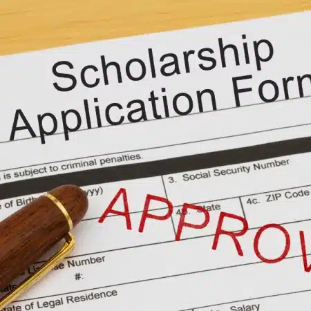 How to Apply for Scholarships: Tips From a Mom in the Know