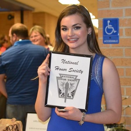 National Honor Society Guide: Benefits, Tips to Get In, and Choosing a Path