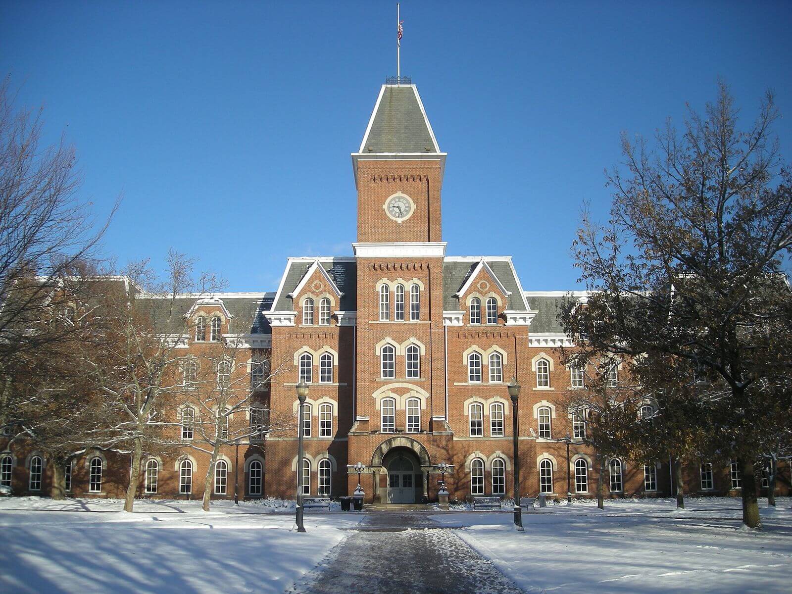 The_Ohio_State_University_December_2013_24_(University_Hall)