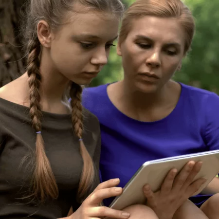 How to Navigate College Application Deadlines in 2024