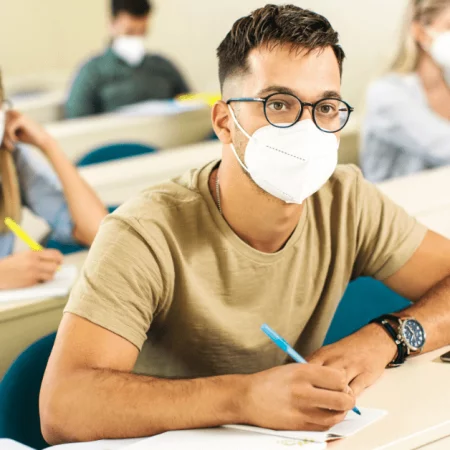 What 2020’s Early College Admission Numbers Say About This Crazy Year