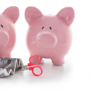 Avoid Loans With These College Cost-Cutting Tips
