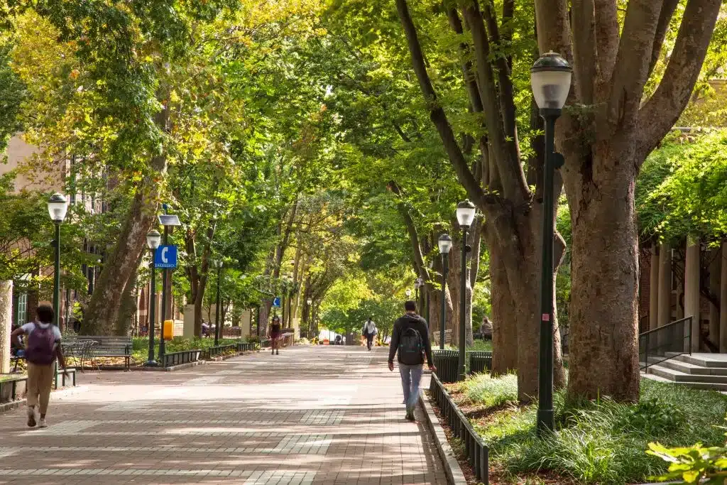 Why elite colleges won't give up legacy admissions