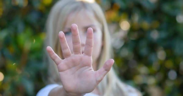 8 Things Parents Do That Push Their Teens Away